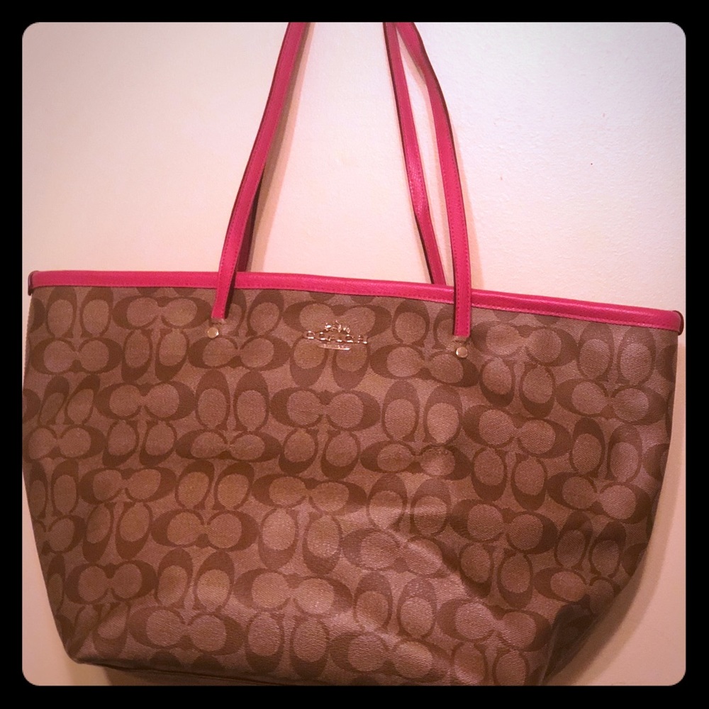 Coach Signature Purse